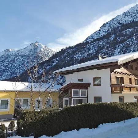 In * Holzgau